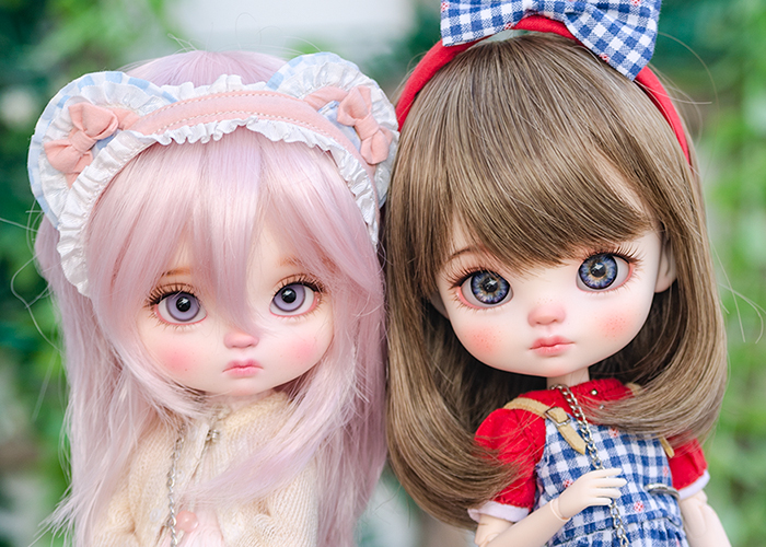 Cereza and Pomelo close-up